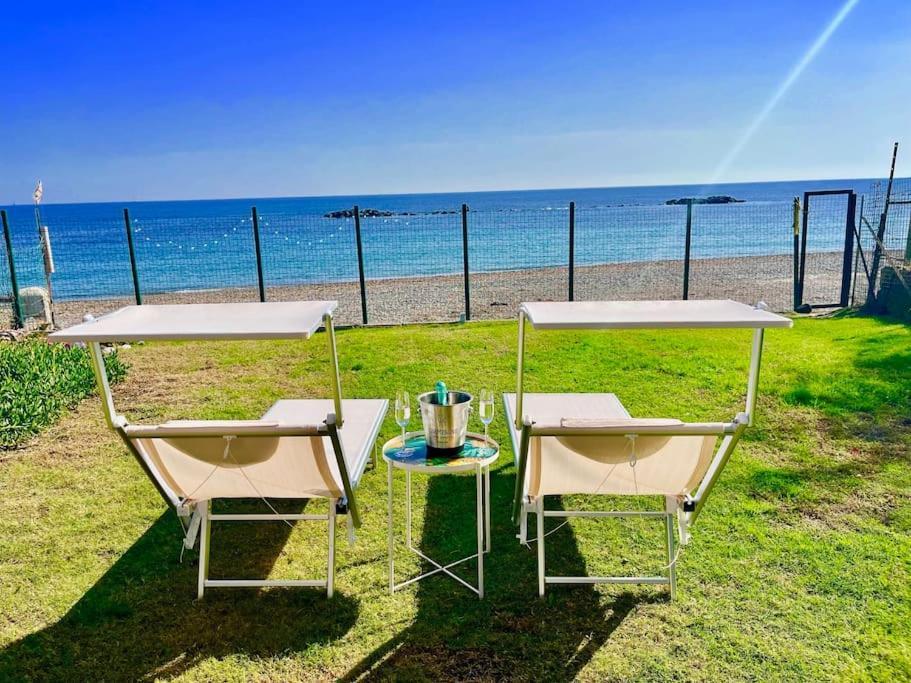 Paradise Beachfront Villa, Porto Columbu, Sardinia Porto Columbu - Perd'E Sali Екстер'єр фото